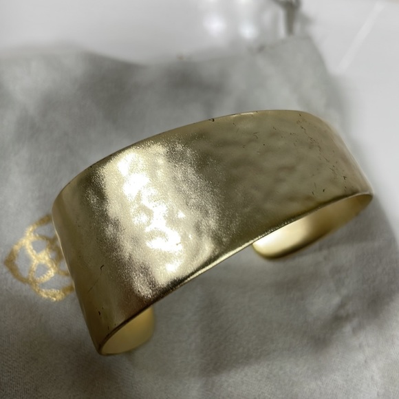 Kendra Scott gold hammered asymmetrical cuff . Gently loved used condition - Picture 2 of 6